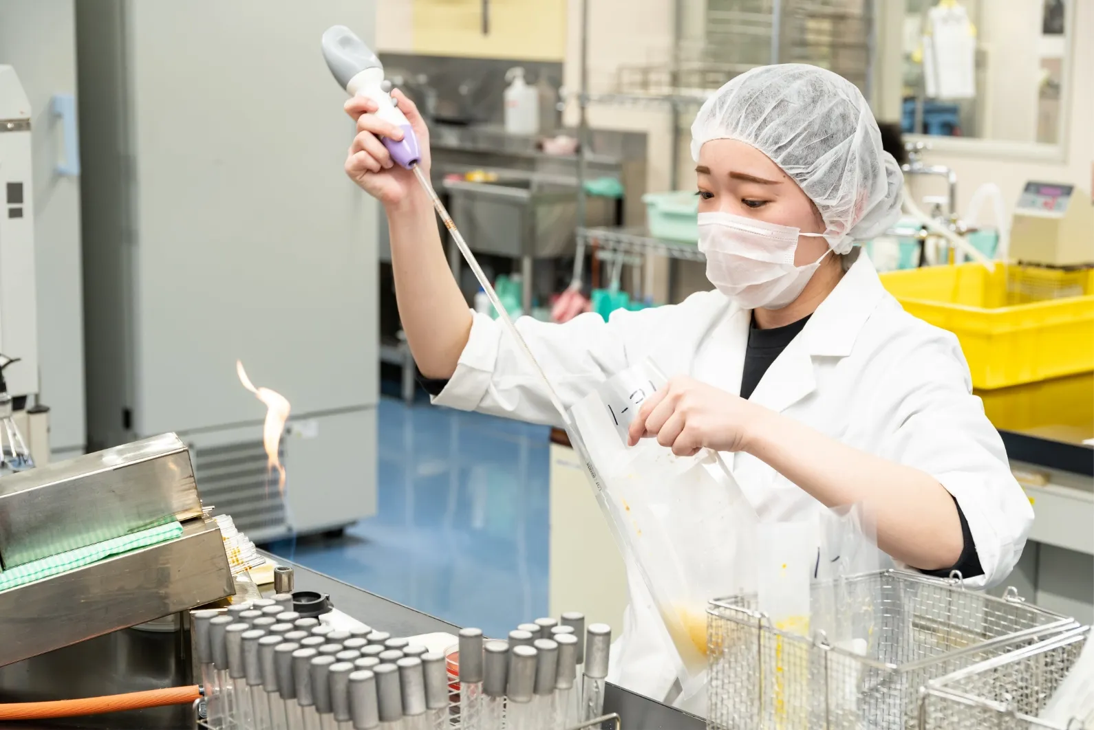 品質管理の作業をしている画像