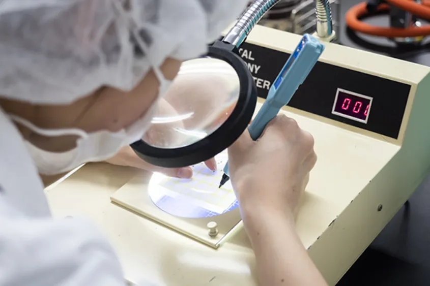 品質管理の作業をしている画像